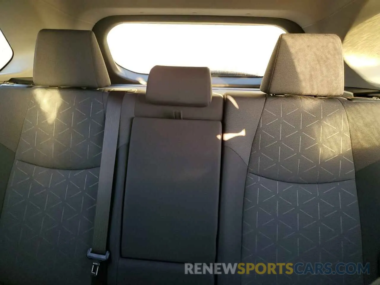 10 fotografías del automóvil dañado JTMP1RFV3KD035114 TOYOTA RAV4 2019