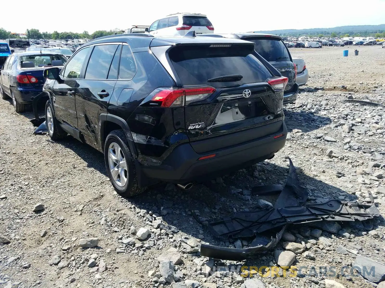 3 fotografías del automóvil dañado JTMP1RFV4KD515114 TOYOTA RAV4 2019