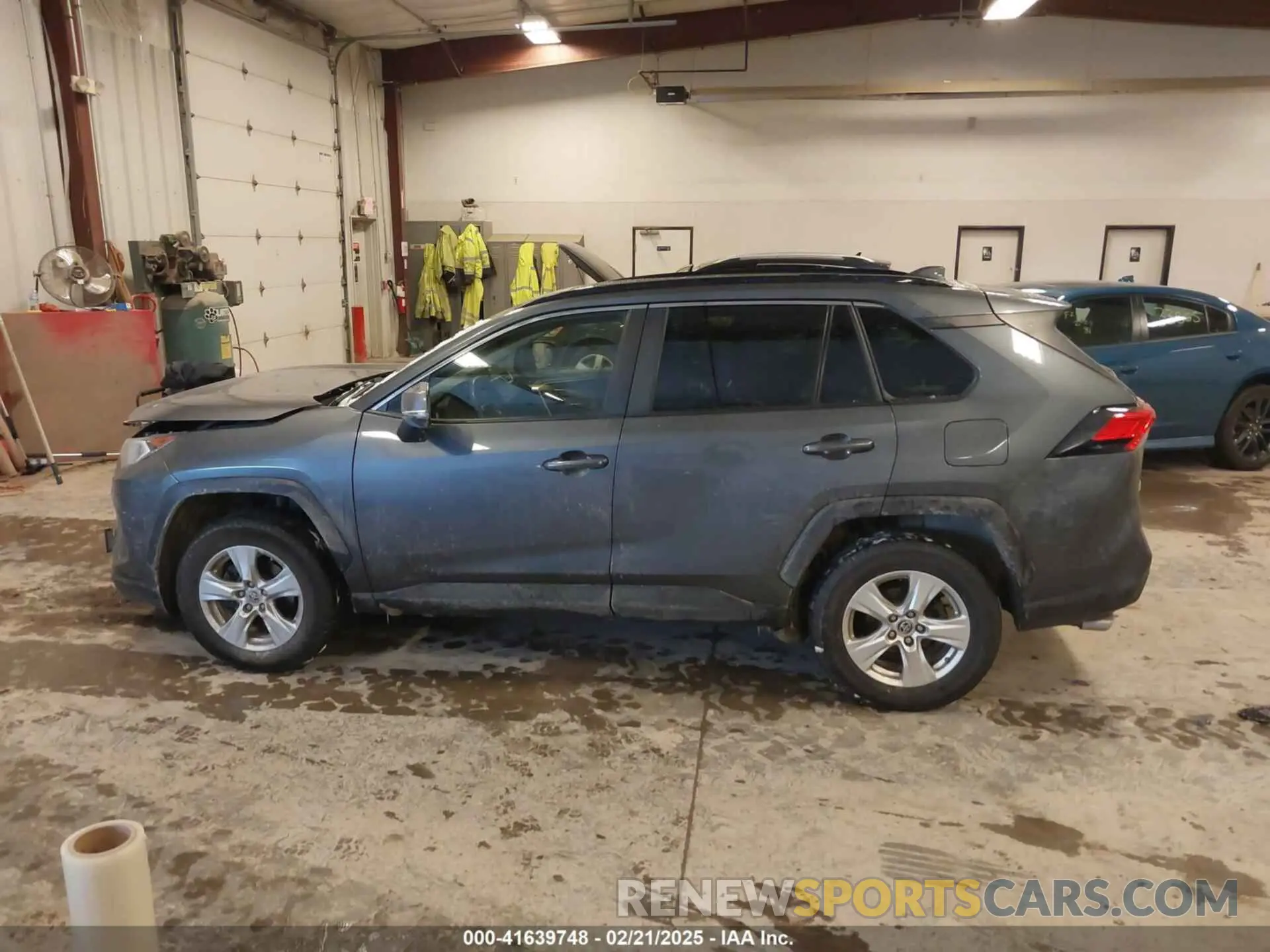 14 fotografías del automóvil dañado JTMP1RFV5KD009999 TOYOTA RAV4 2019