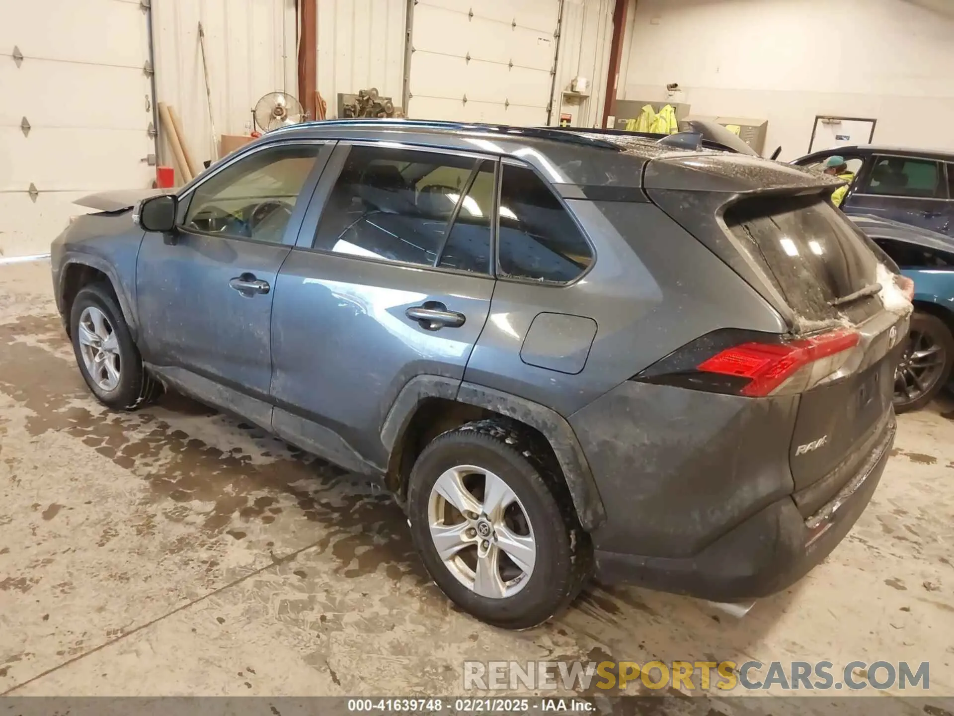 3 fotografías del automóvil dañado JTMP1RFV5KD009999 TOYOTA RAV4 2019
