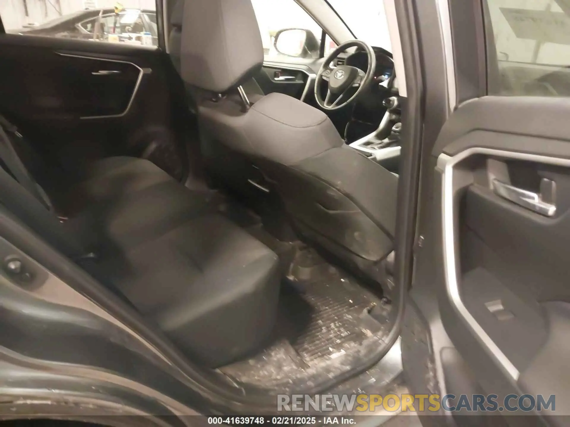 8 fotografías del automóvil dañado JTMP1RFV5KD009999 TOYOTA RAV4 2019