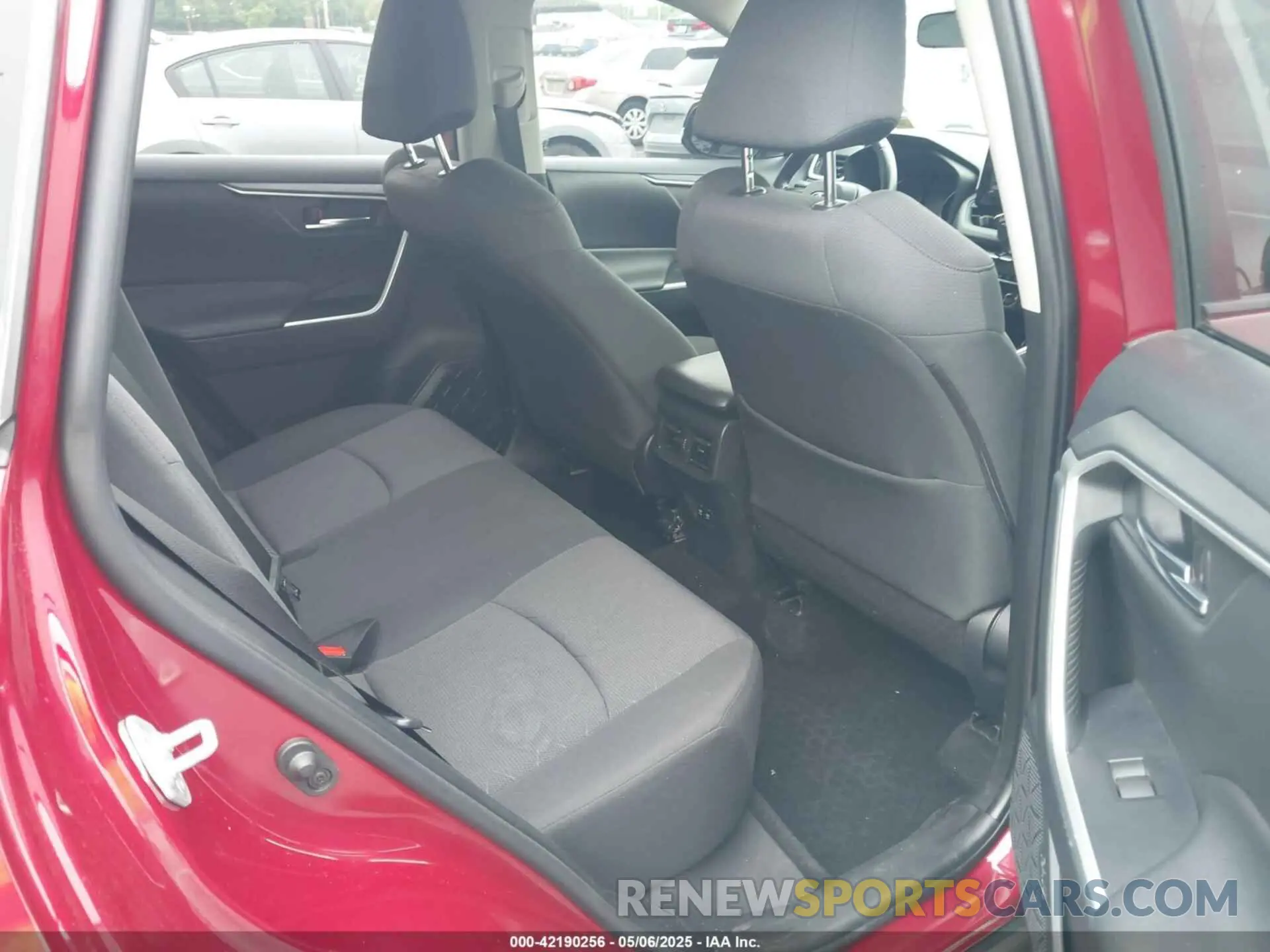 8 fotografías del automóvil dañado JTMP1RFV5KD042503 TOYOTA RAV4 2019