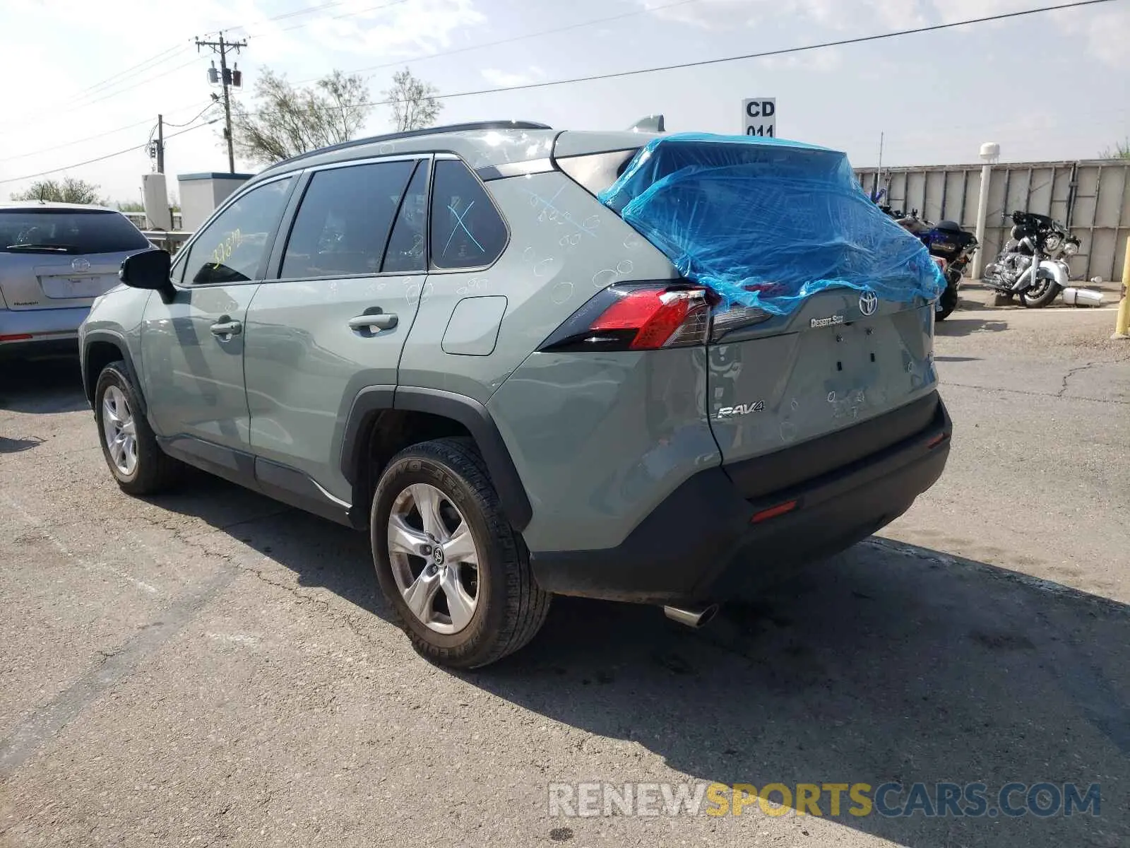 3 fotografías del automóvil dañado JTMP1RFV5KJ022947 TOYOTA RAV4 2019