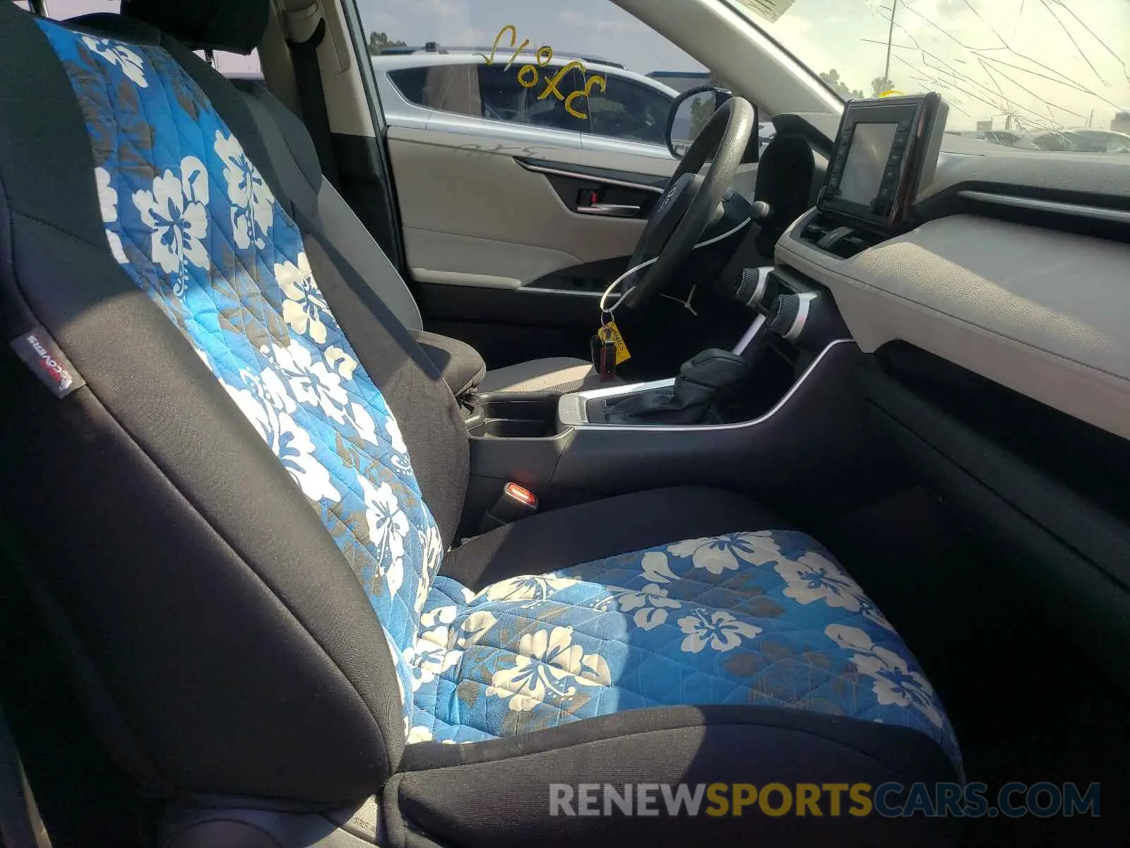 5 fotografías del automóvil dañado JTMP1RFV5KJ022947 TOYOTA RAV4 2019