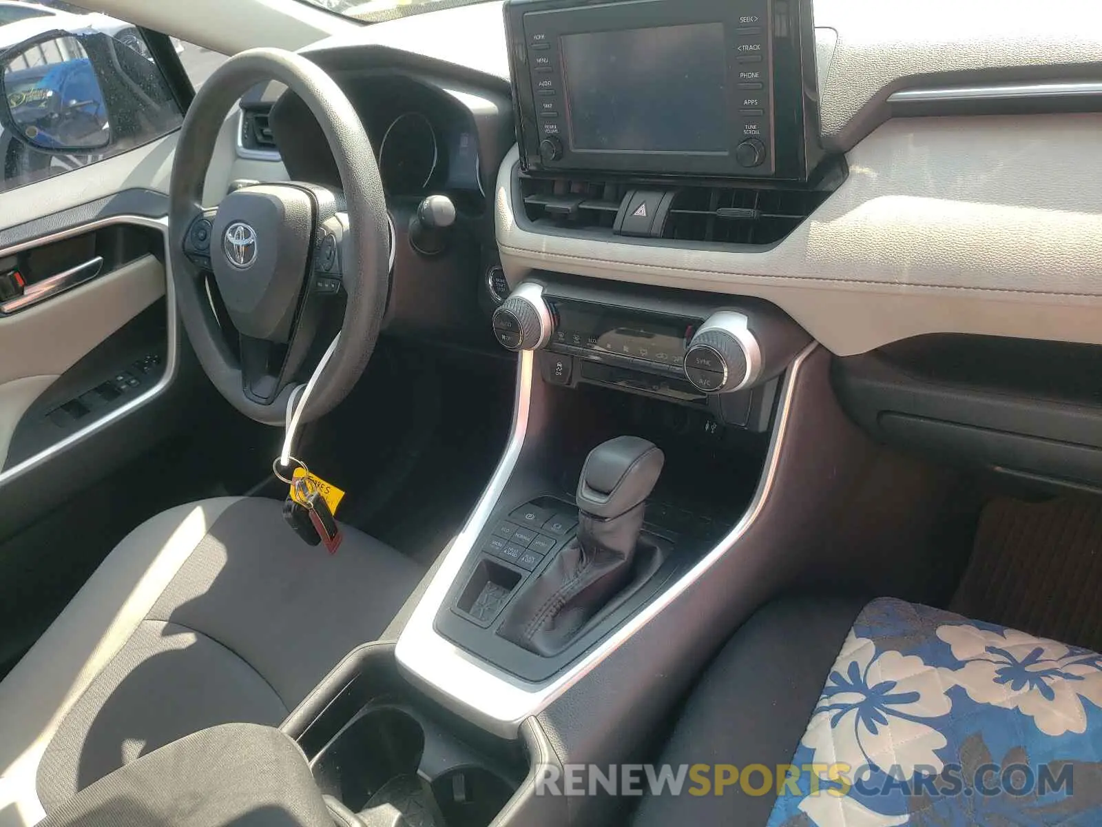 9 fotografías del automóvil dañado JTMP1RFV5KJ022947 TOYOTA RAV4 2019