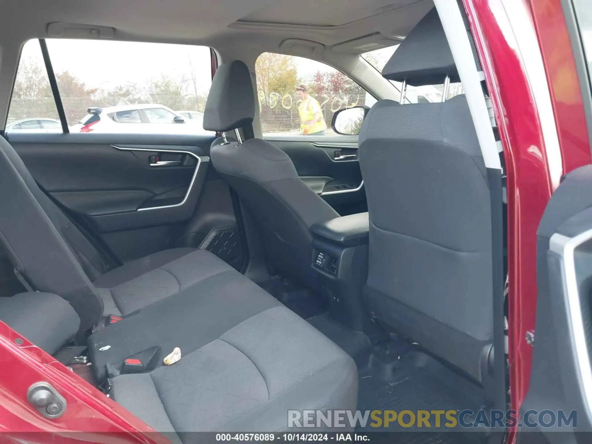 8 fotografías del automóvil dañado JTMP1RFV7KD504463 TOYOTA RAV4 2019
