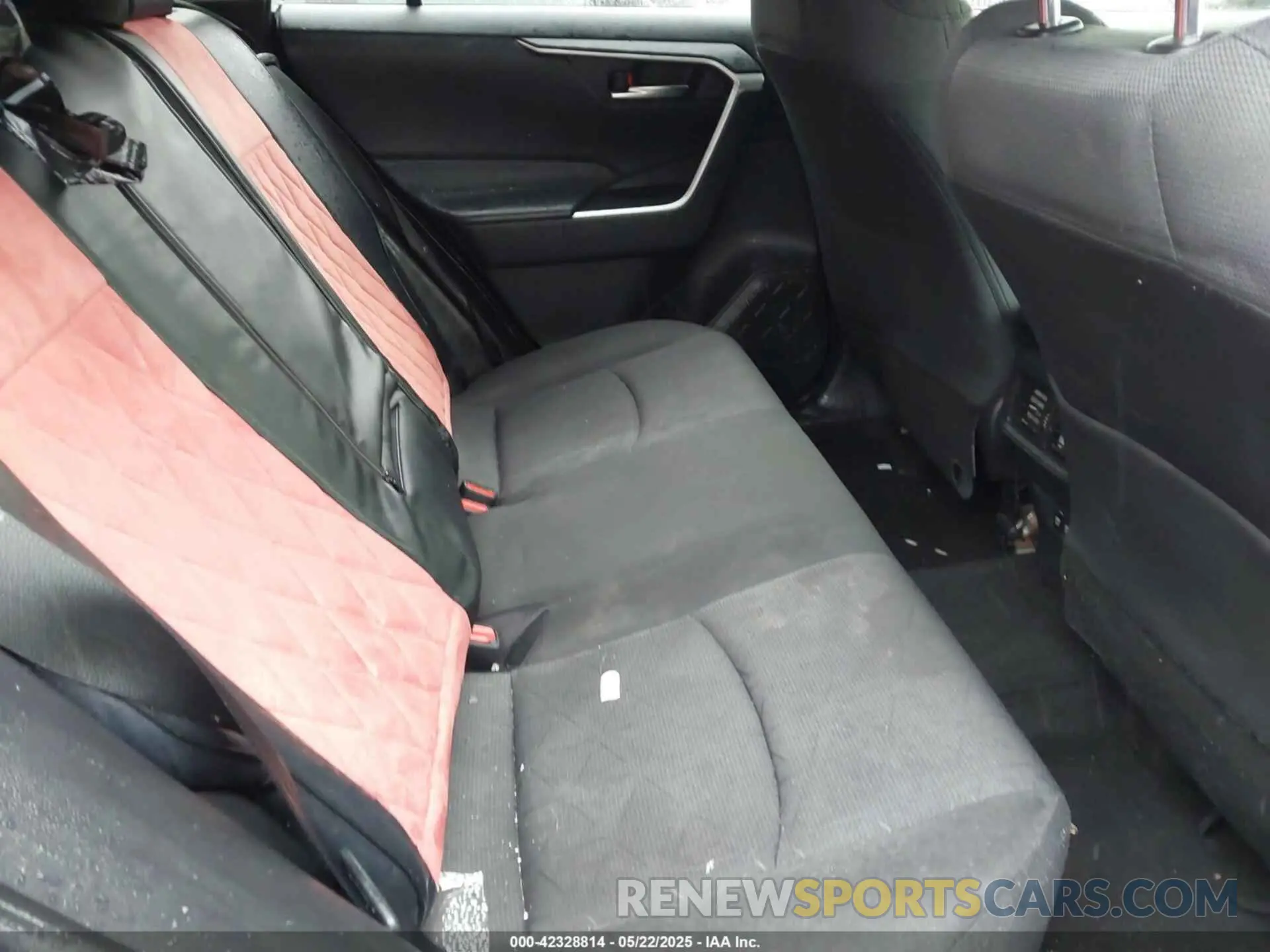 8 fotografías del automóvil dañado JTMP1RFV7KD516029 TOYOTA RAV4 2019