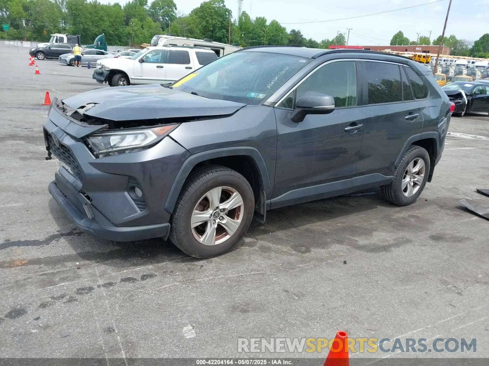 2 fotografías del automóvil dañado JTMP1RFV8KD030071 TOYOTA RAV4 2019