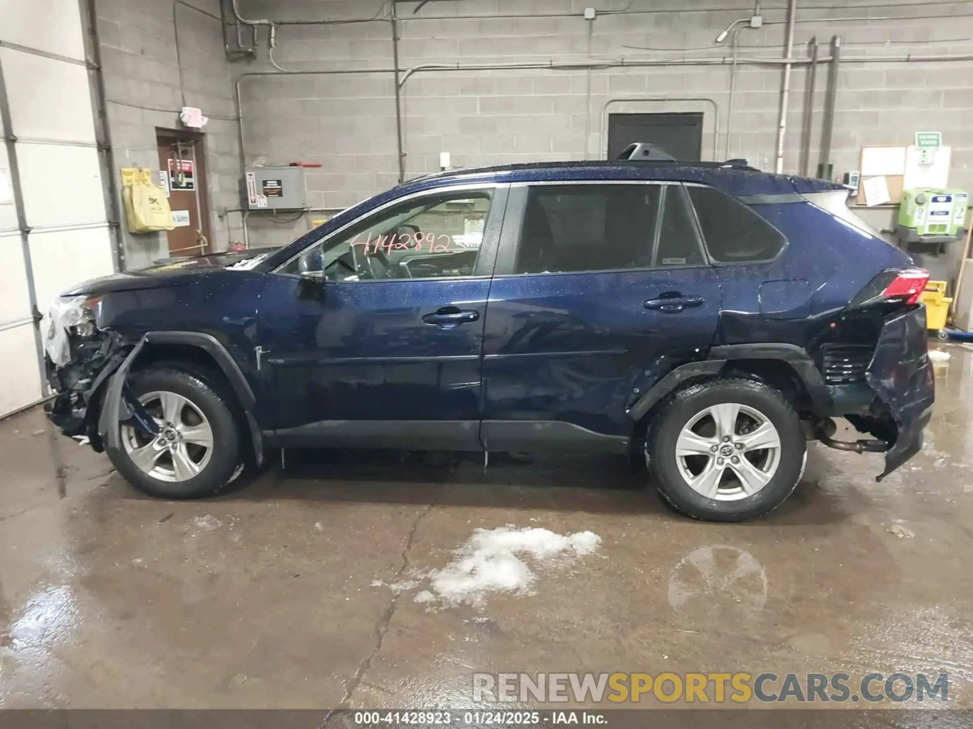 14 fotografías del automóvil dañado JTMP1RFV8KJ019685 TOYOTA RAV4 2019