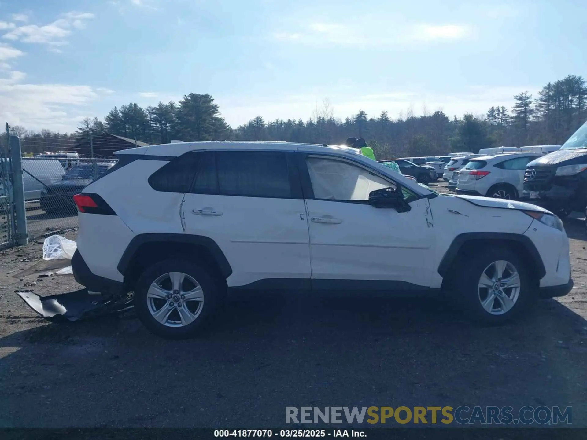 13 fotografías del automóvil dañado JTMP1RFVXKD014440 TOYOTA RAV4 2019