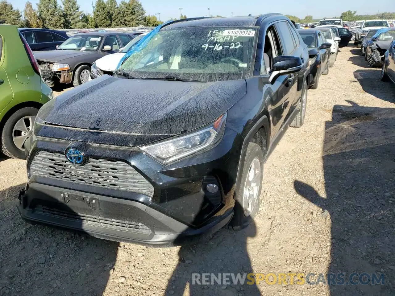 2 fotografías del automóvil dañado JTMRWRFV0KD016689 TOYOTA RAV4 2019