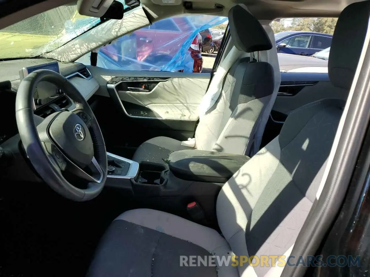 5 fotografías del automóvil dañado JTMRWRFV0KD016689 TOYOTA RAV4 2019