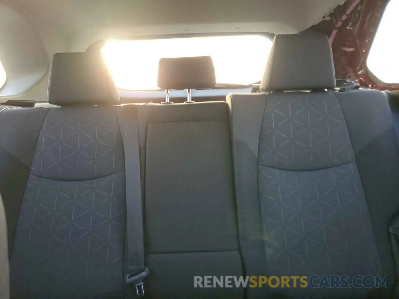 10 fotografías del automóvil dañado JTMRWRFV3KD040047 TOYOTA RAV4 2019