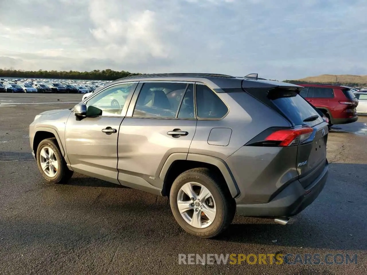 2 fotografías del automóvil dañado JTMRWRFV4KD015982 TOYOTA RAV4 2019
