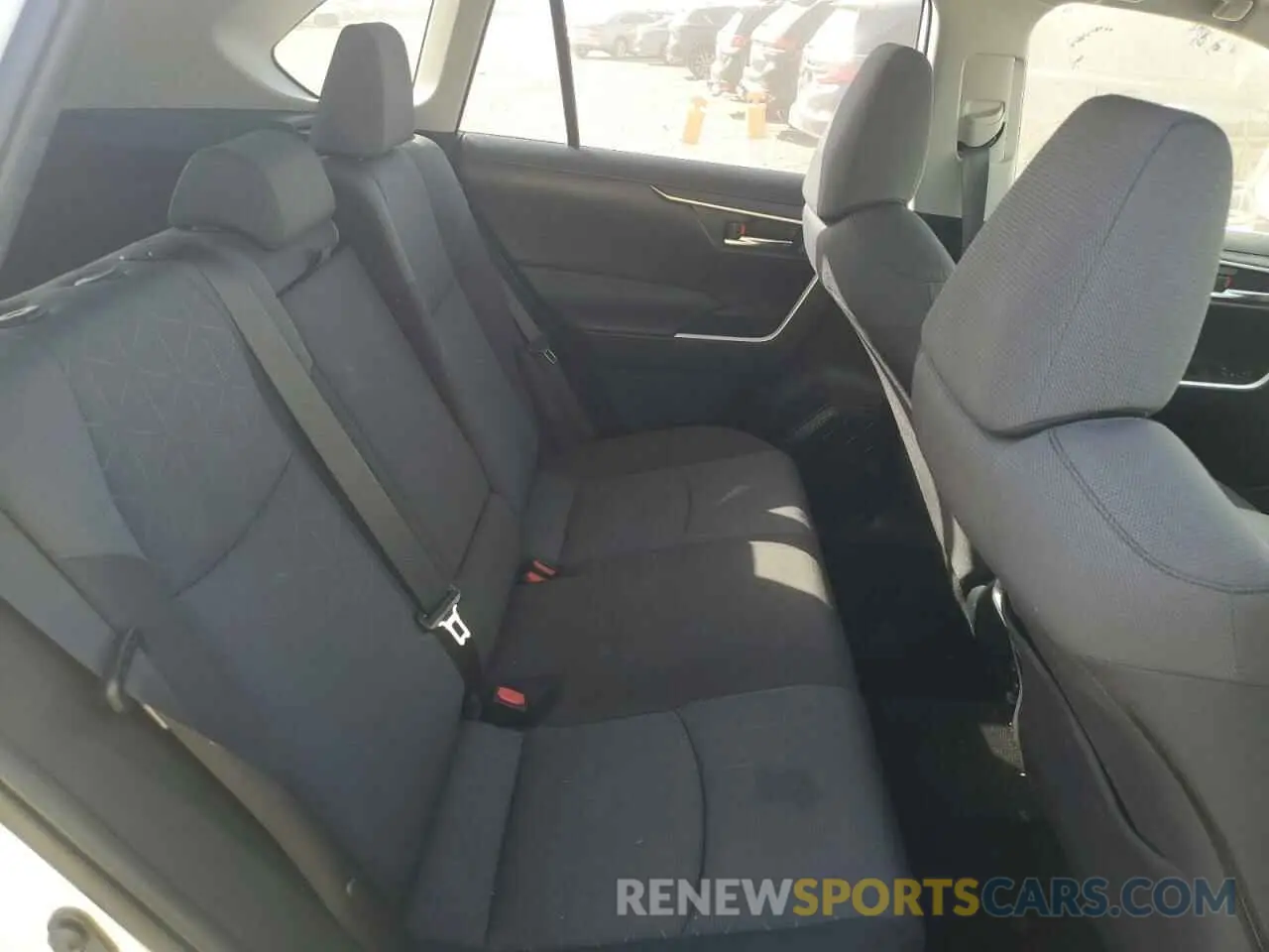 10 fotografías del automóvil dañado JTMRWRFV4KD041479 TOYOTA RAV4 2019