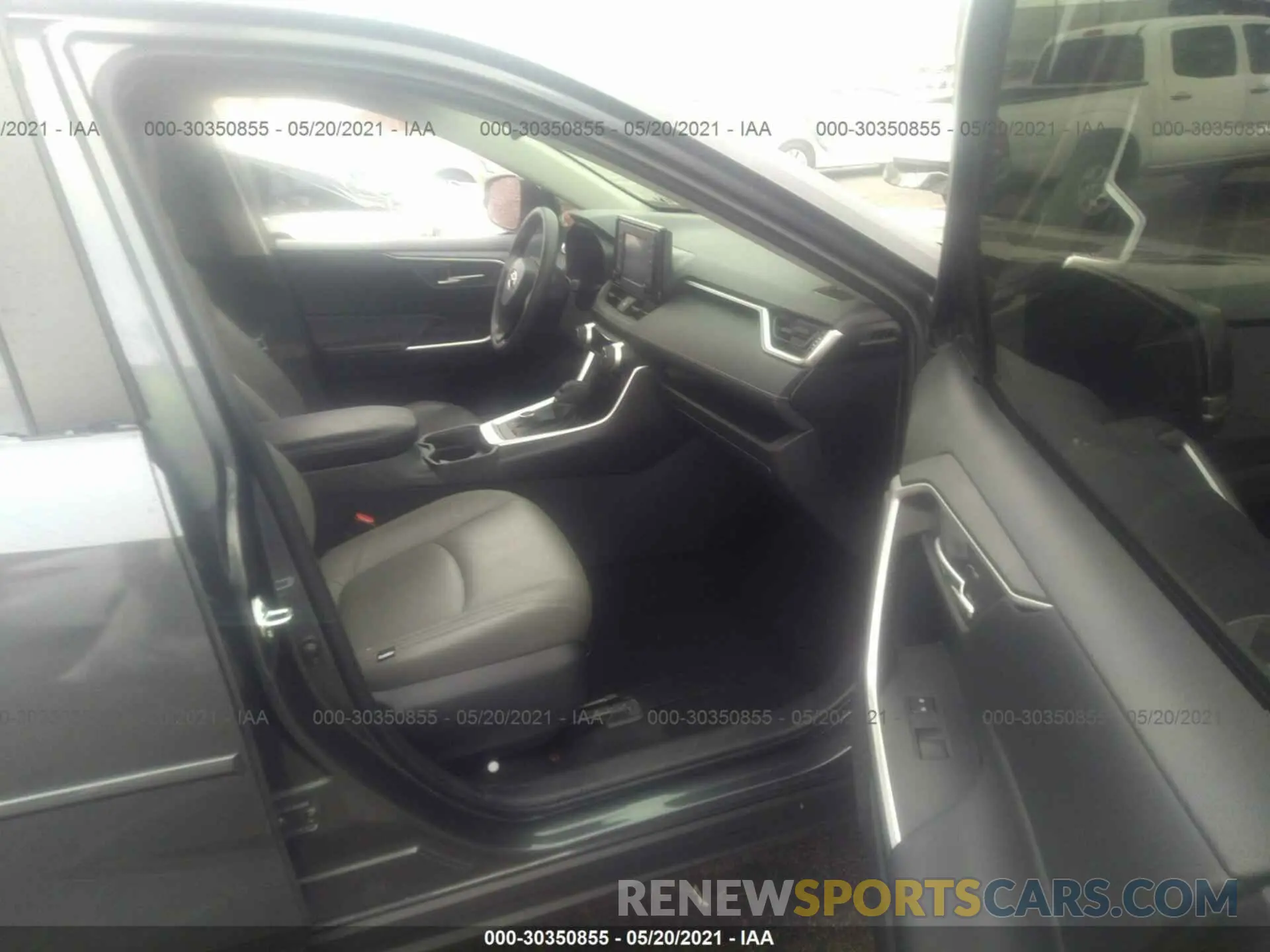 5 fotografías del automóvil dañado JTMRWRFV6KD017779 TOYOTA RAV4 2019
