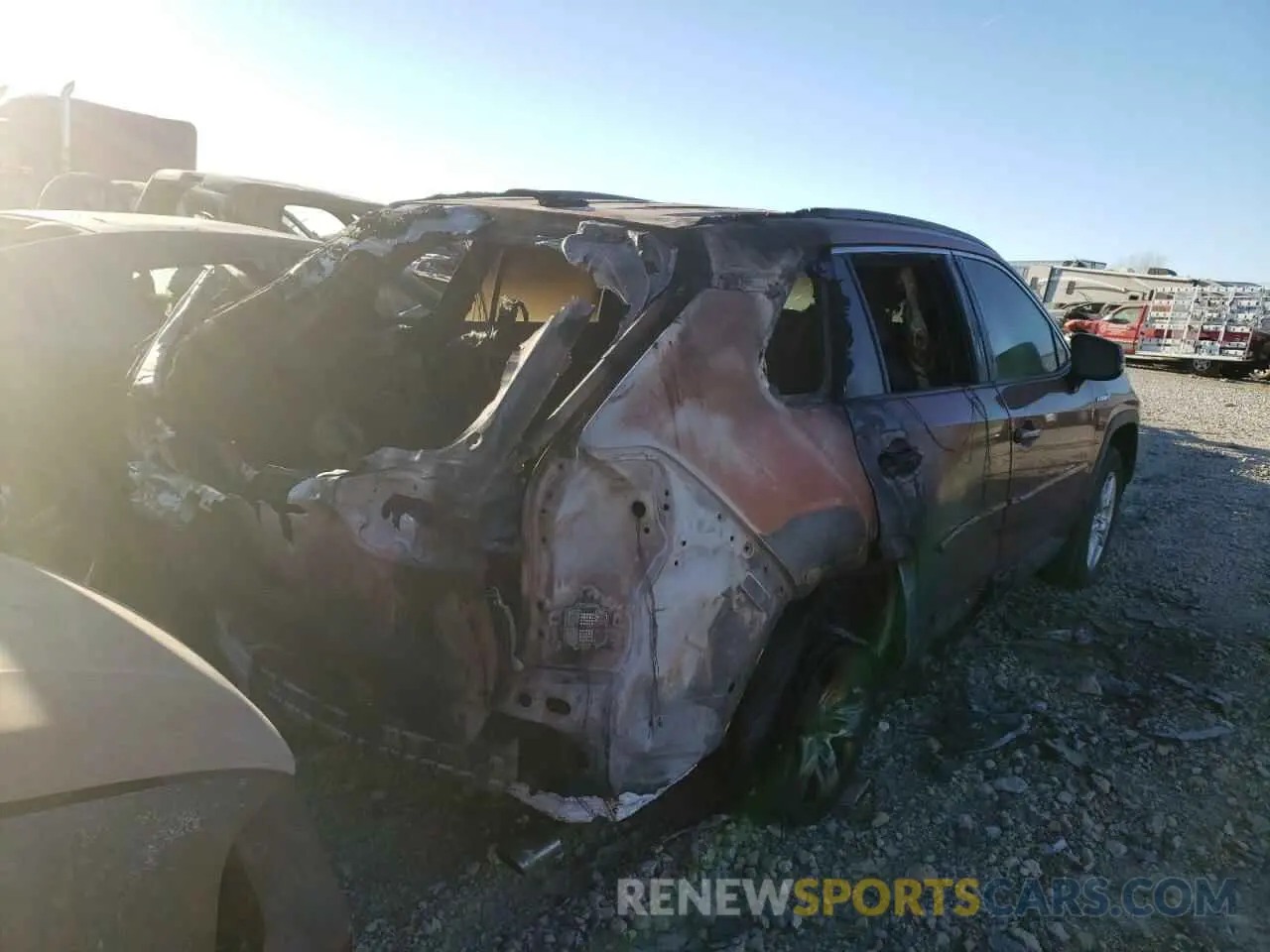 4 fotografías del automóvil dañado JTMRWRFV6KD511432 TOYOTA RAV4 2019