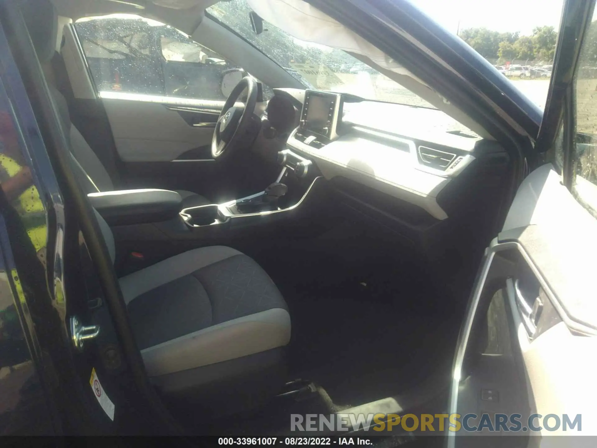 5 fotografías del automóvil dañado JTMRWRFV9KD014410 TOYOTA RAV4 2019