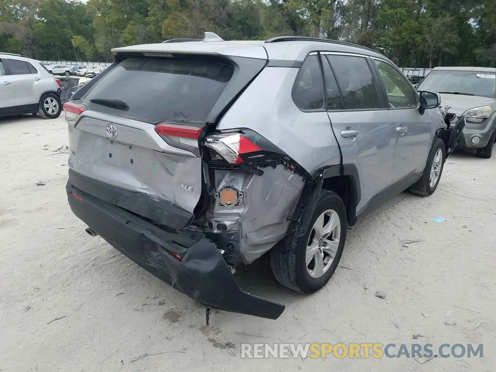 4 fotografías del automóvil dañado JTMW1RFV0KD005192 TOYOTA RAV4 2019