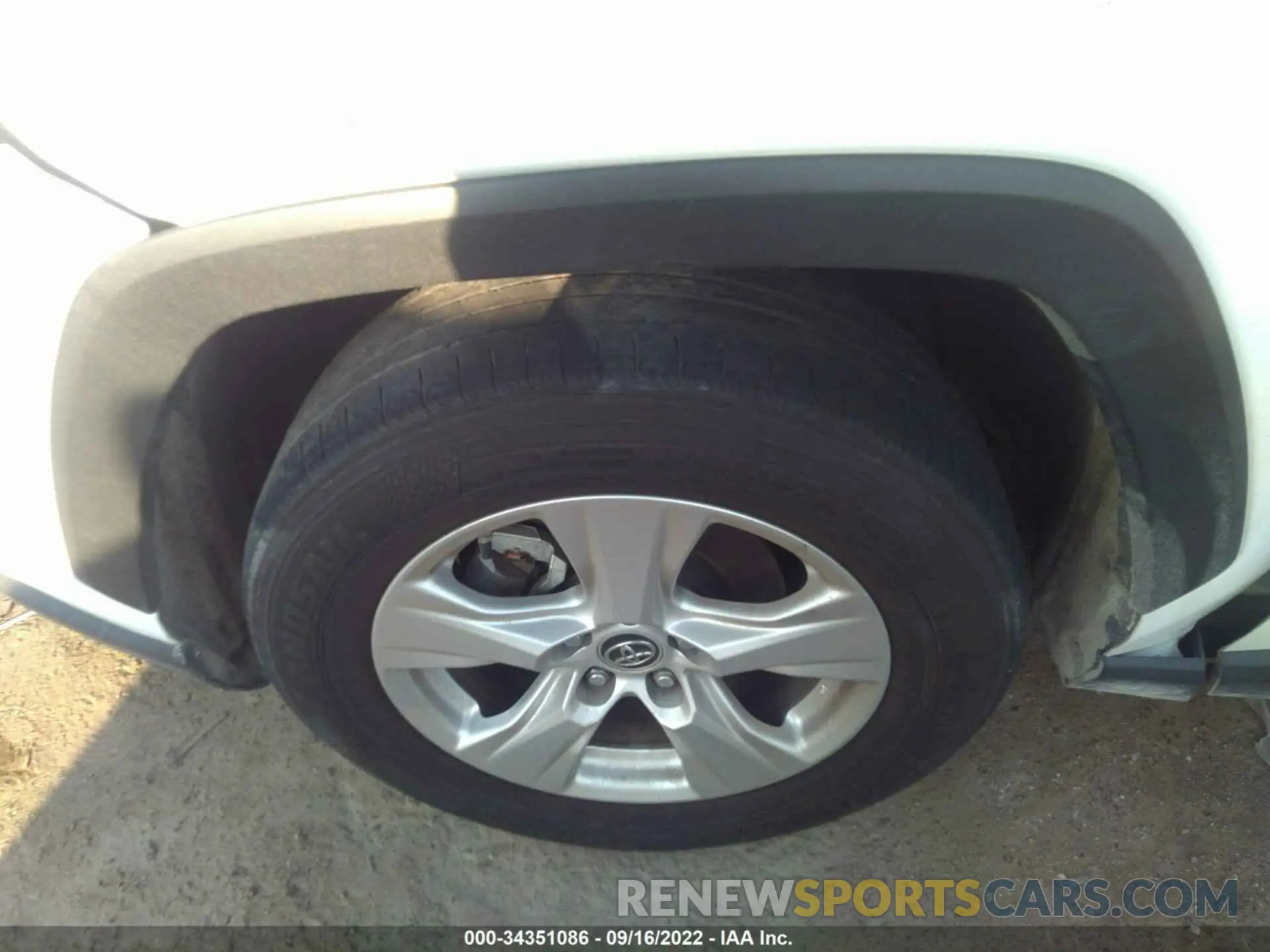 12 fotografías del automóvil dañado JTMW1RFV0KJ015237 TOYOTA RAV4 2019