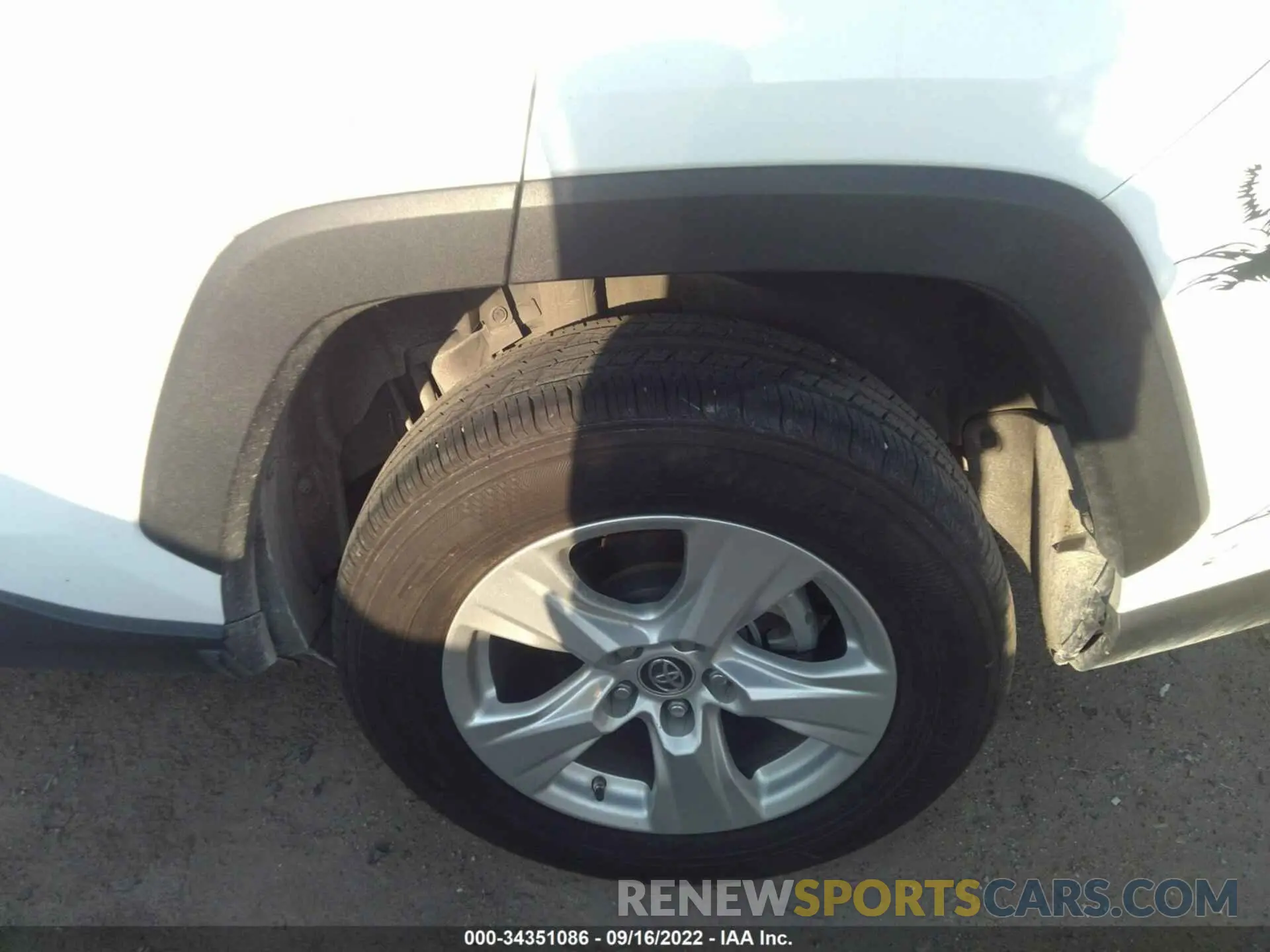 13 fotografías del automóvil dañado JTMW1RFV0KJ015237 TOYOTA RAV4 2019