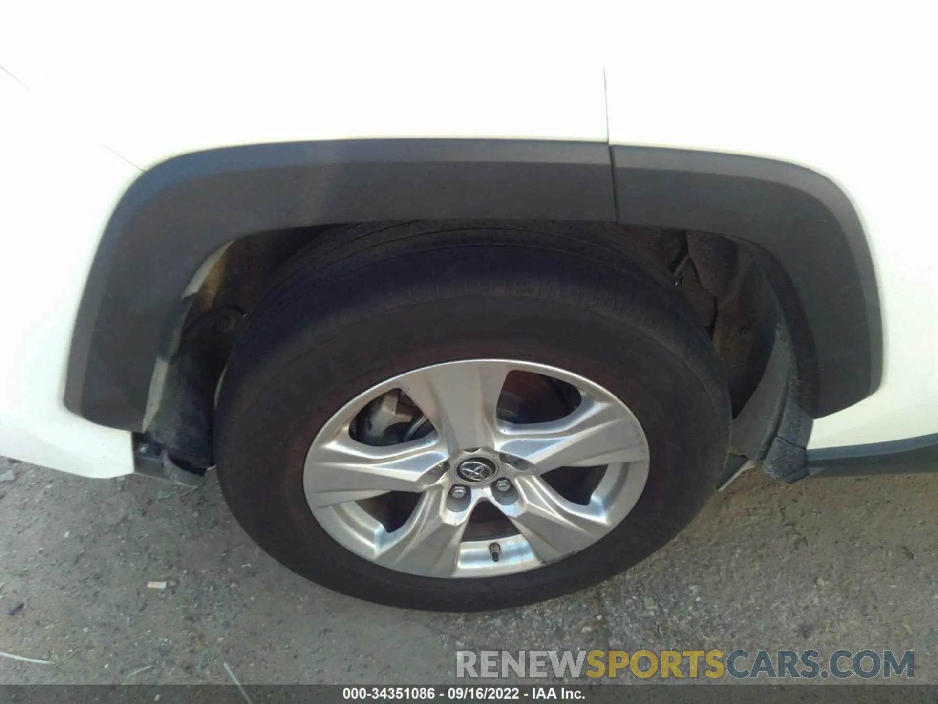 15 fotografías del automóvil dañado JTMW1RFV0KJ015237 TOYOTA RAV4 2019