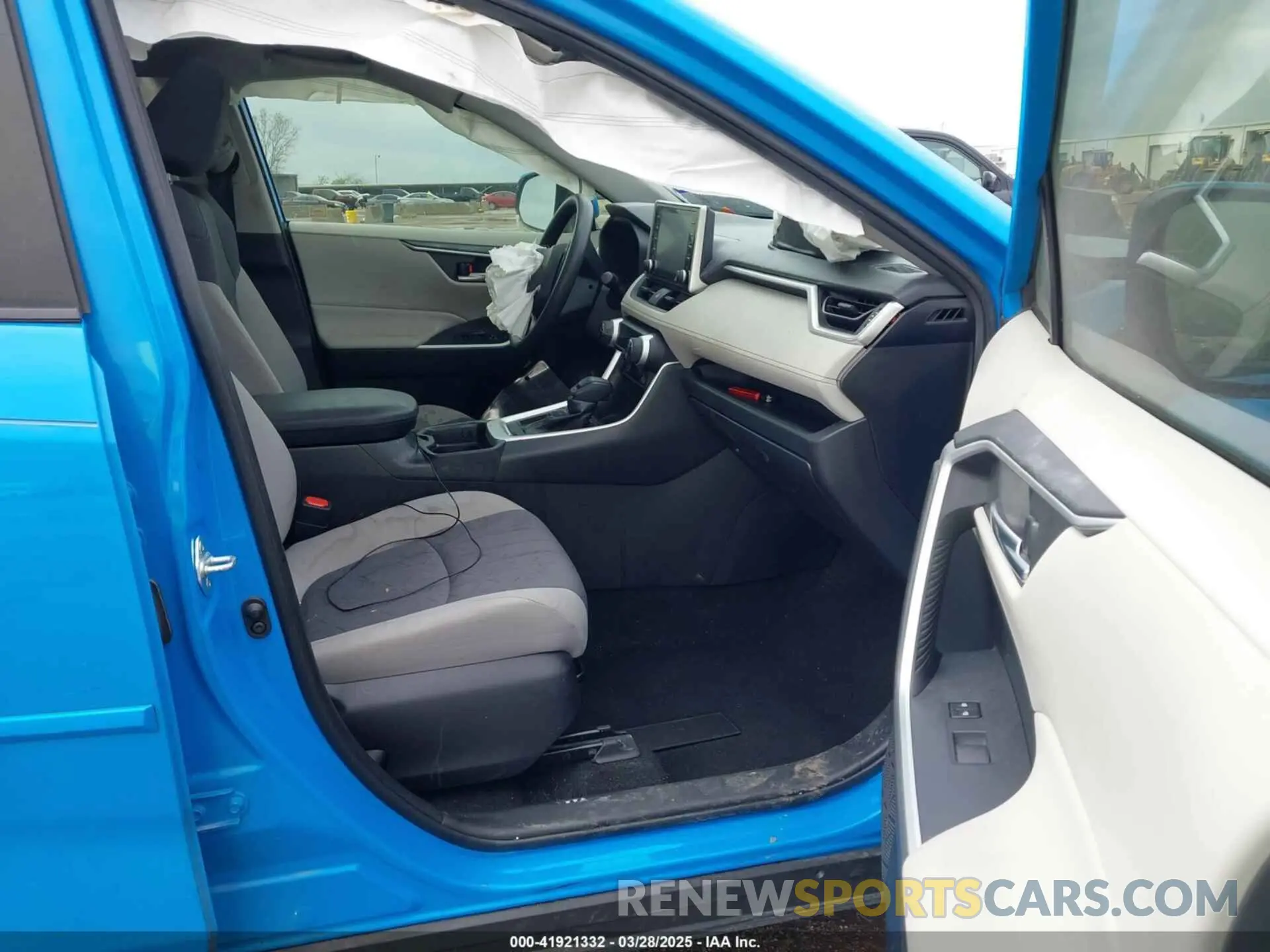 5 fotografías del automóvil dañado JTMW1RFV2KJ014168 TOYOTA RAV4 2019