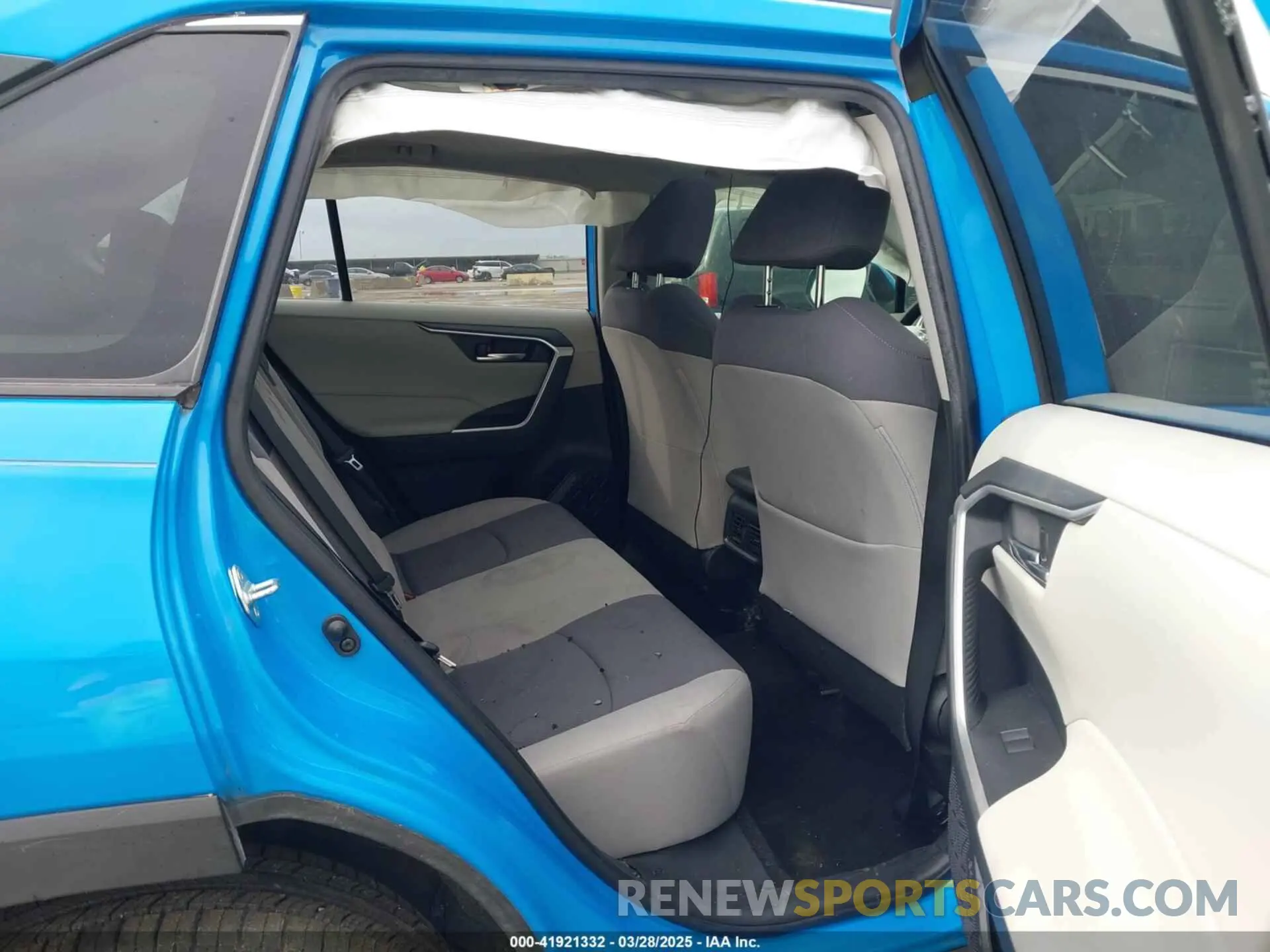 8 fotografías del automóvil dañado JTMW1RFV2KJ014168 TOYOTA RAV4 2019