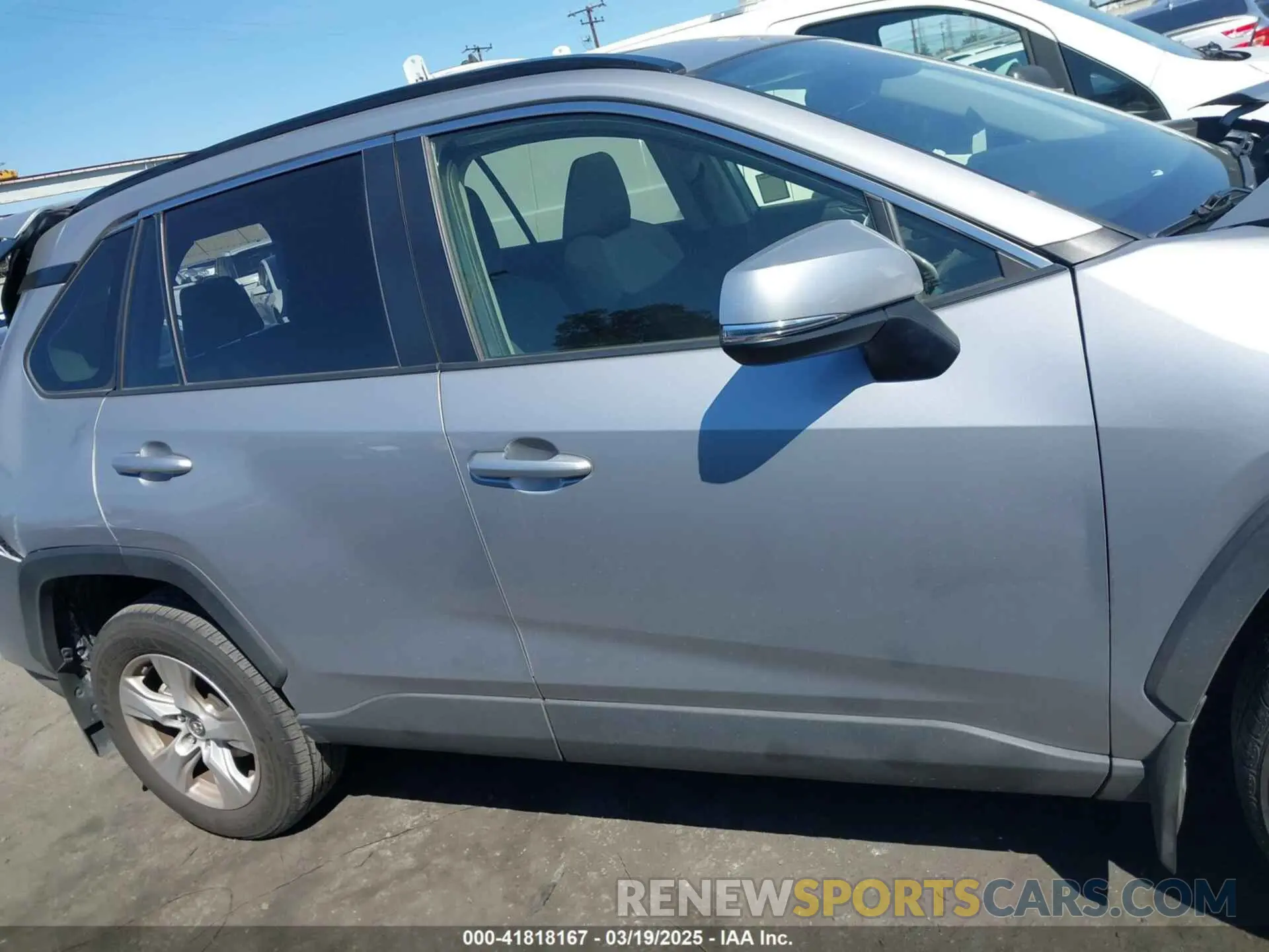 13 fotografías del automóvil dañado JTMW1RFV3KD028269 TOYOTA RAV4 2019