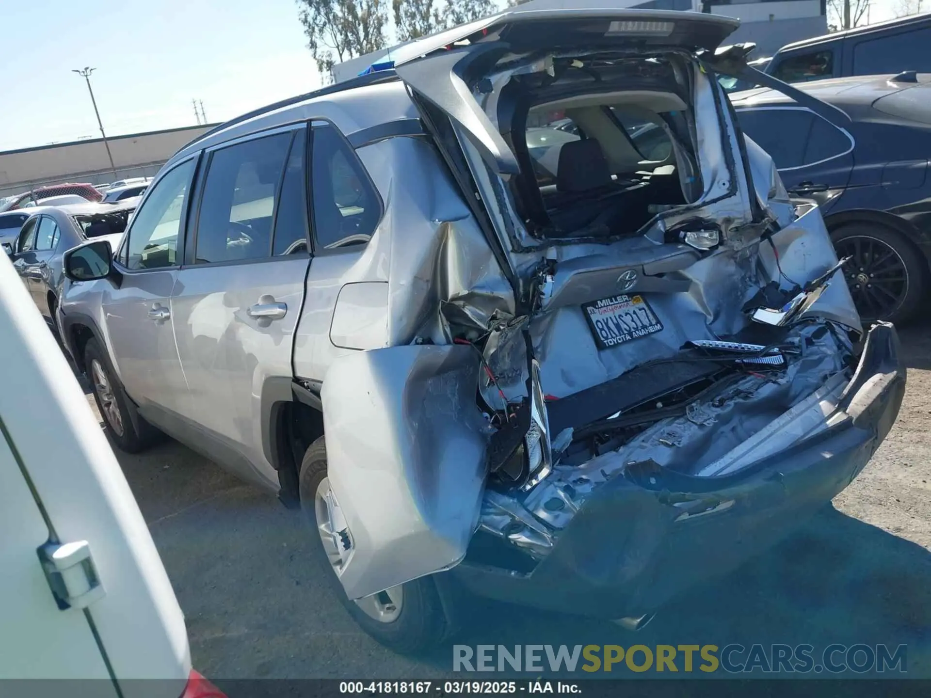 3 fotografías del automóvil dañado JTMW1RFV3KD028269 TOYOTA RAV4 2019