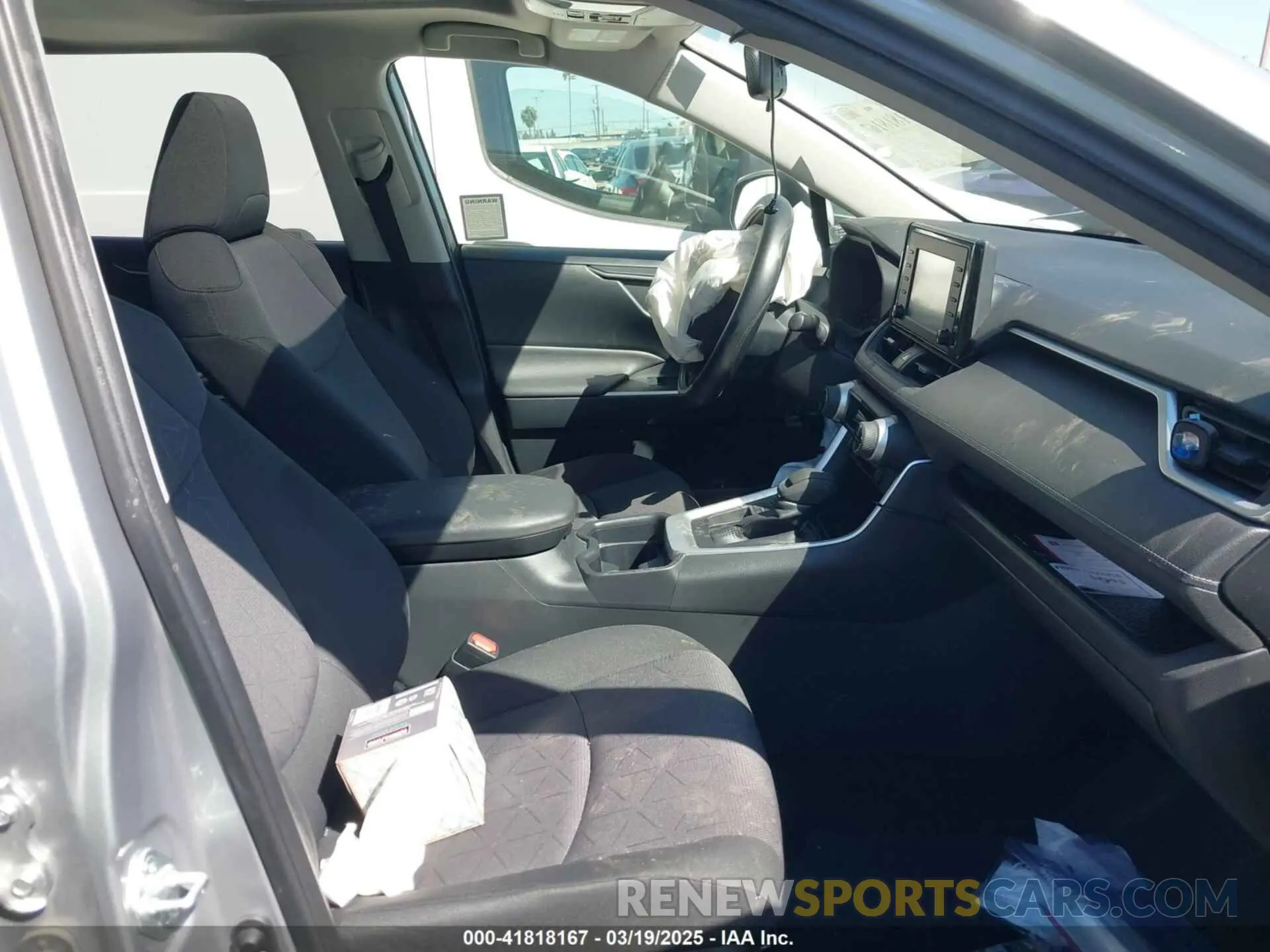 5 fotografías del automóvil dañado JTMW1RFV3KD028269 TOYOTA RAV4 2019