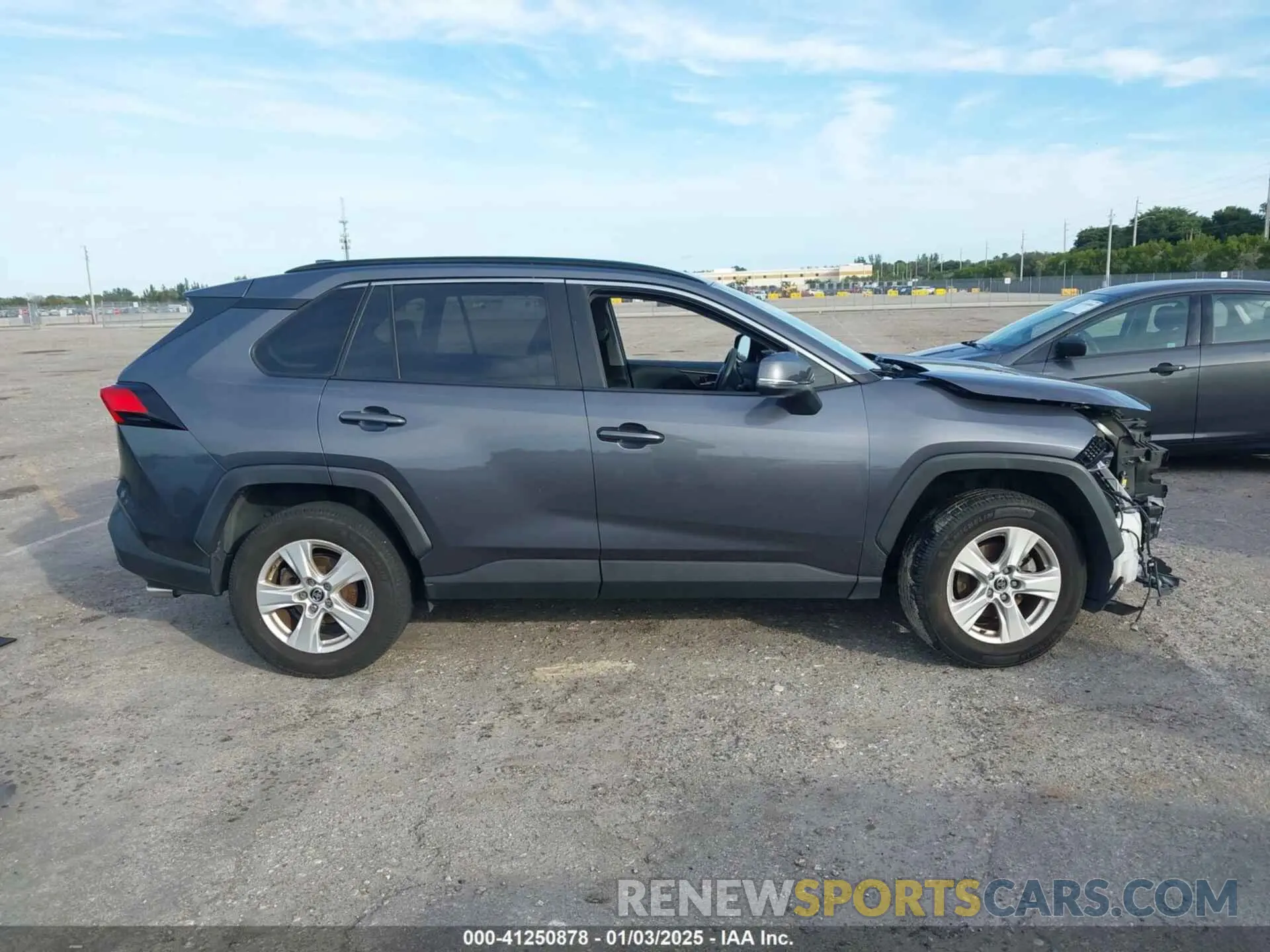 14 fotografías del automóvil dañado JTMW1RFV3KD508232 TOYOTA RAV4 2019