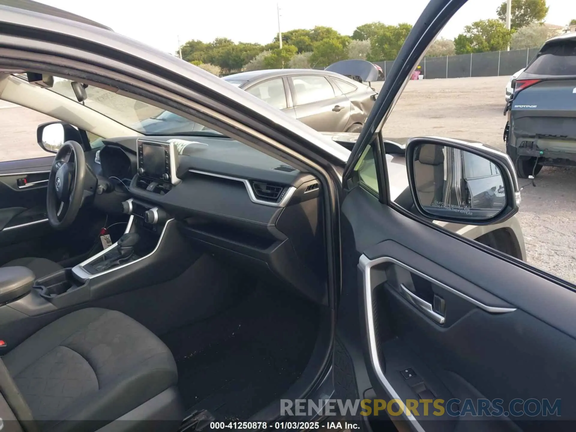 5 fotografías del automóvil dañado JTMW1RFV3KD508232 TOYOTA RAV4 2019