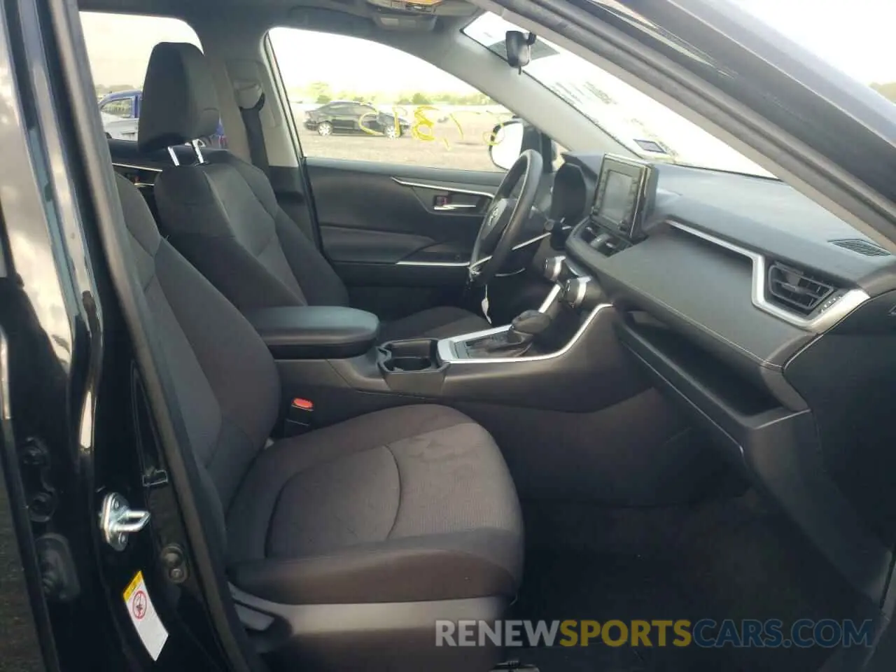 5 fotografías del automóvil dañado JTMW1RFV3KJ001347 TOYOTA RAV4 2019
