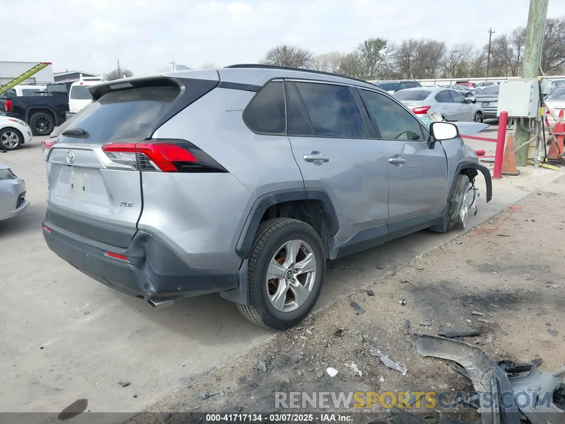 4 fotografías del automóvil dañado JTMW1RFV4KD022612 TOYOTA RAV4 2019