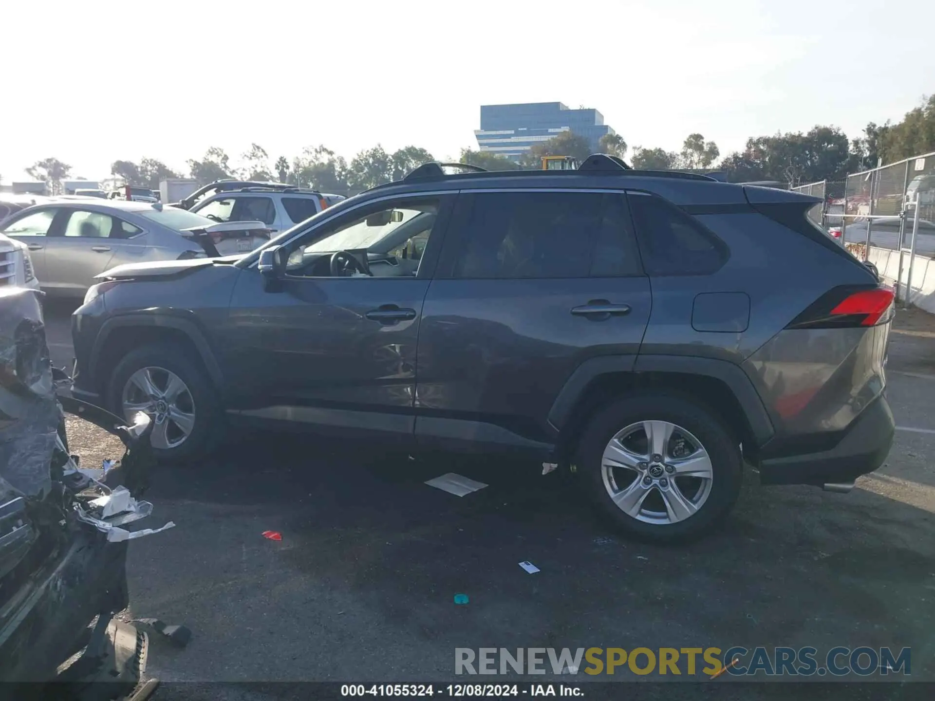 14 fotografías del automóvil dañado JTMW1RFV4KD023517 TOYOTA RAV4 2019