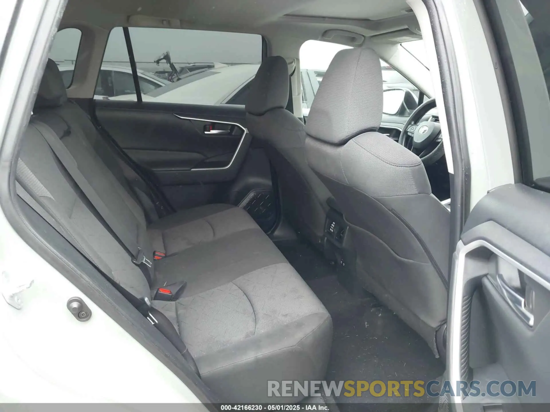 8 fotografías del automóvil dañado JTMW1RFV4KD508787 TOYOTA RAV4 2019