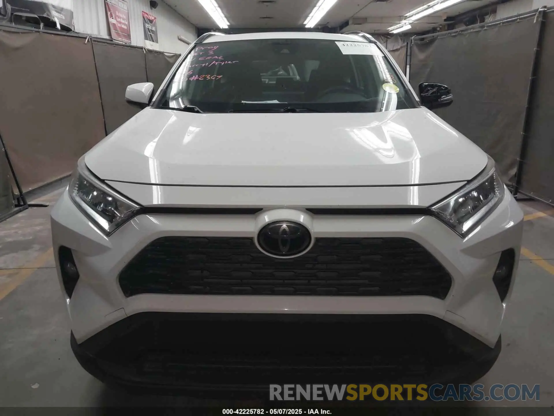 12 fotografías del automóvil dañado JTMW1RFV5KD003681 TOYOTA RAV4 2019