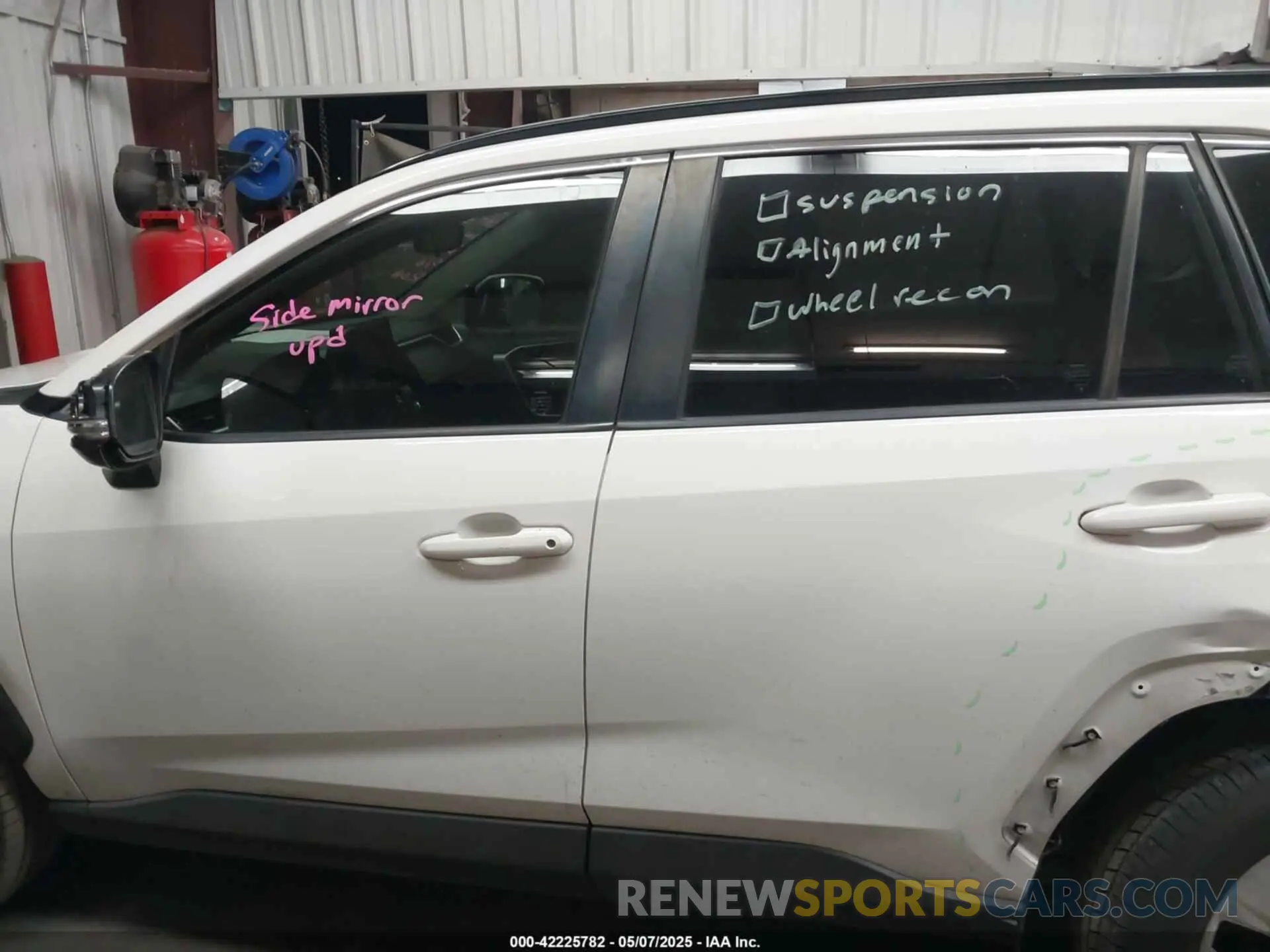 14 fotografías del automóvil dañado JTMW1RFV5KD003681 TOYOTA RAV4 2019