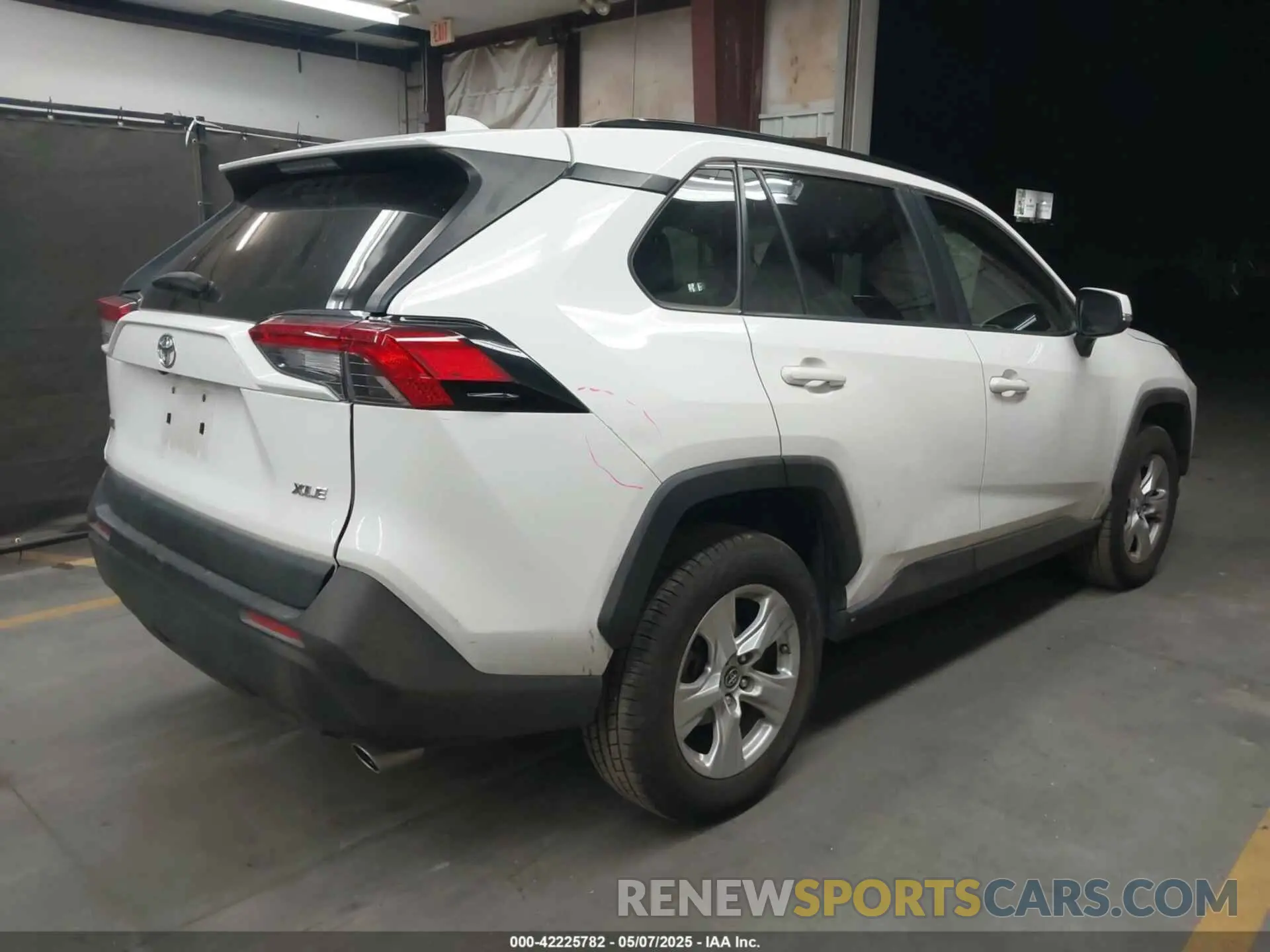 4 fotografías del automóvil dañado JTMW1RFV5KD003681 TOYOTA RAV4 2019