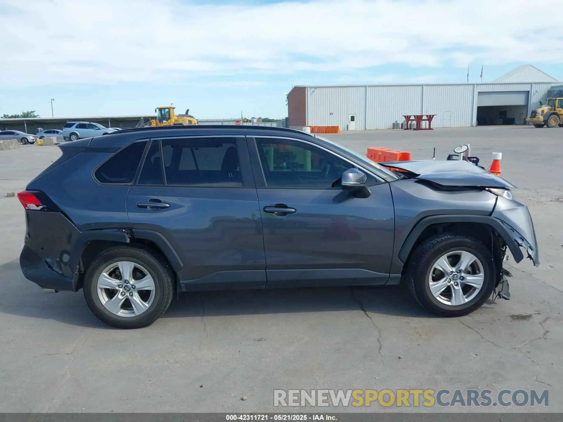 13 fotografías del automóvil dañado JTMW1RFV6KD011465 TOYOTA RAV4 2019