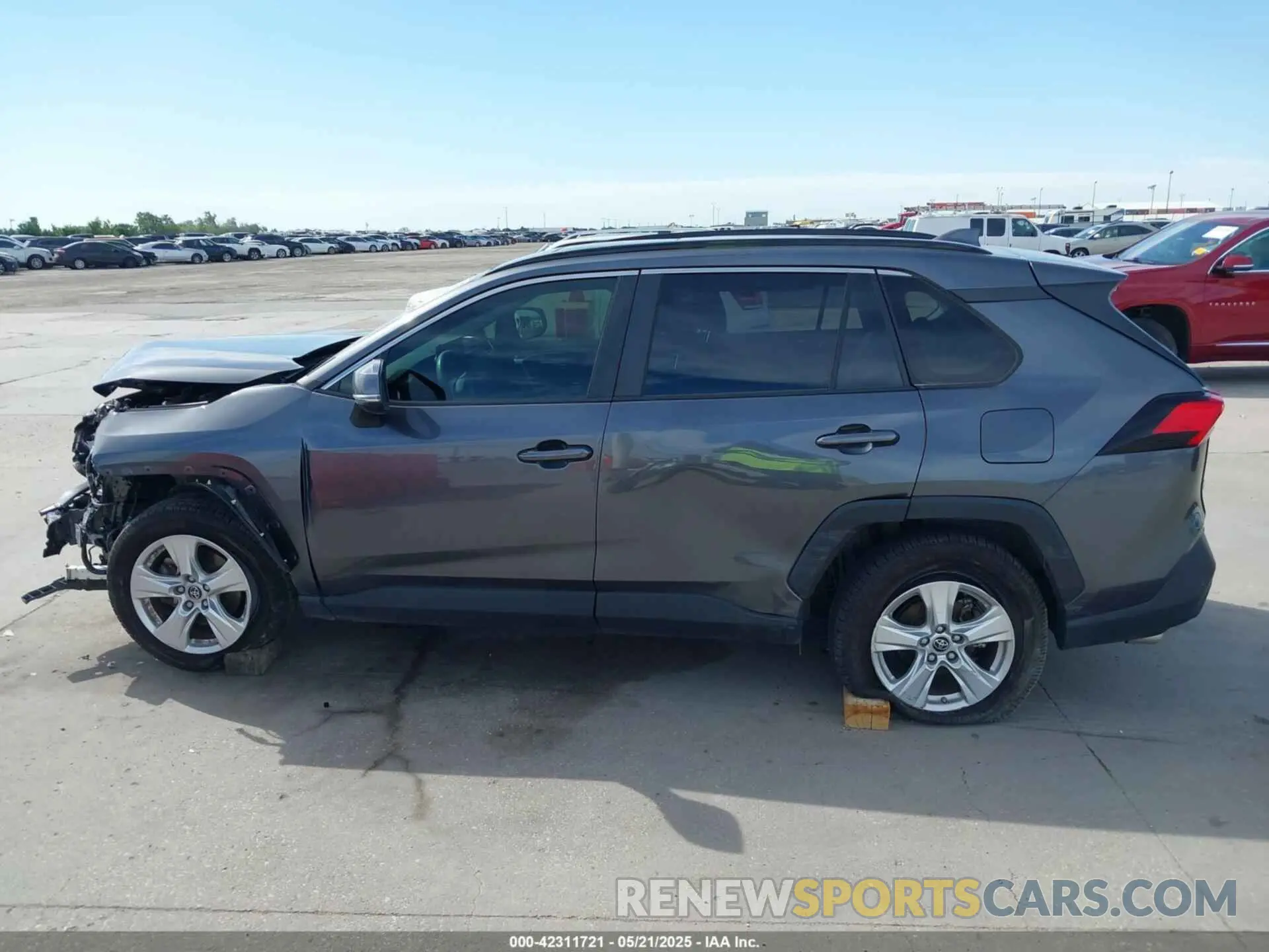 14 fotografías del automóvil dañado JTMW1RFV6KD011465 TOYOTA RAV4 2019