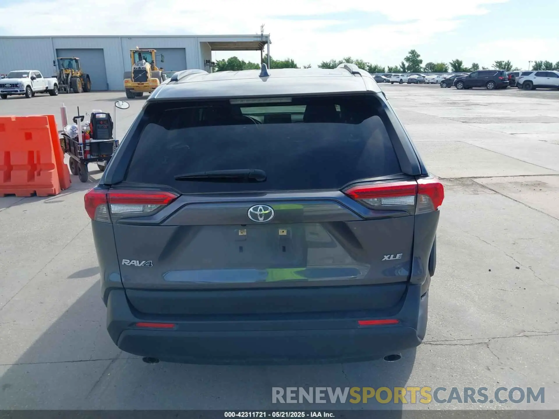 16 fotografías del automóvil dañado JTMW1RFV6KD011465 TOYOTA RAV4 2019