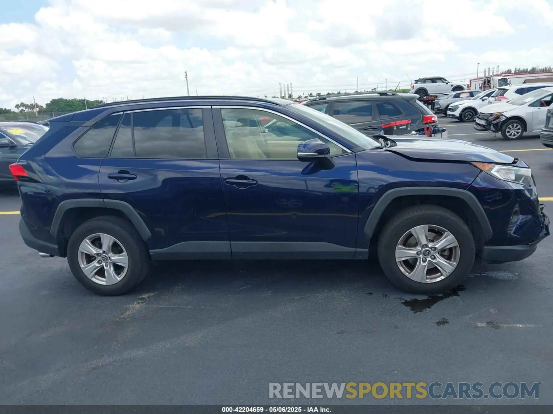 13 fotografías del automóvil dañado JTMW1RFV6KD502439 TOYOTA RAV4 2019