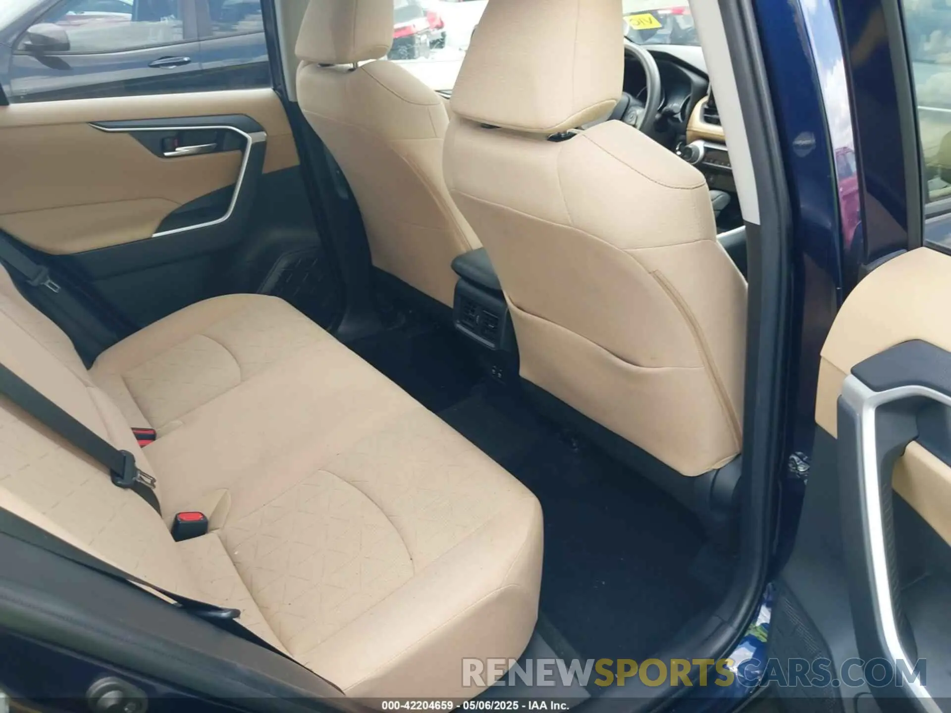8 fotografías del automóvil dañado JTMW1RFV6KD502439 TOYOTA RAV4 2019