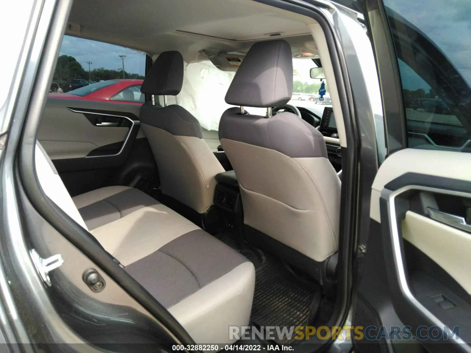 8 fotografías del automóvil dañado JTMW1RFV6KD504515 TOYOTA RAV4 2019