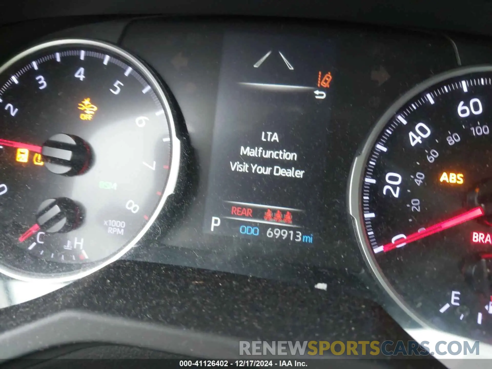 15 fotografías del automóvil dañado JTMW1RFV8KD006767 TOYOTA RAV4 2019
