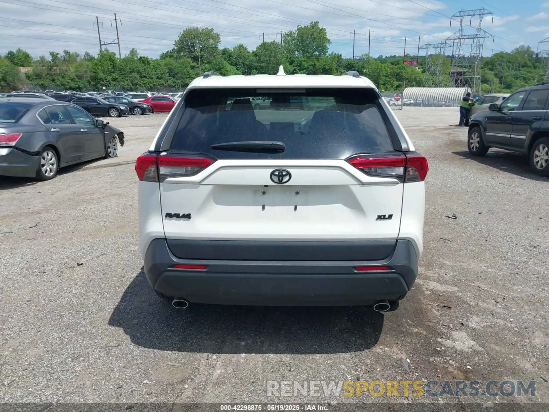 17 fotografías del automóvil dañado JTMW1RFV8KD032916 TOYOTA RAV4 2019