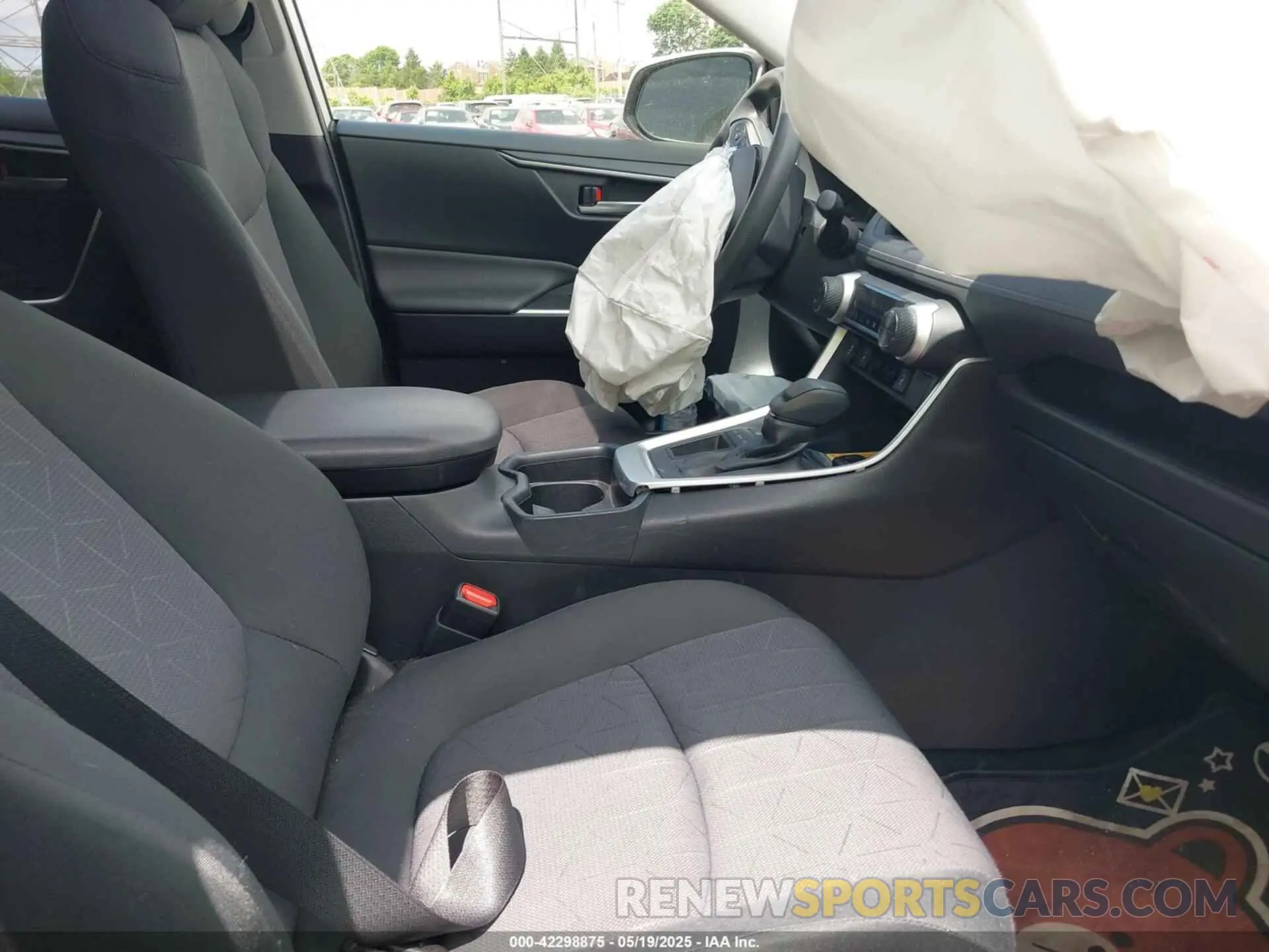 5 fotografías del automóvil dañado JTMW1RFV8KD032916 TOYOTA RAV4 2019