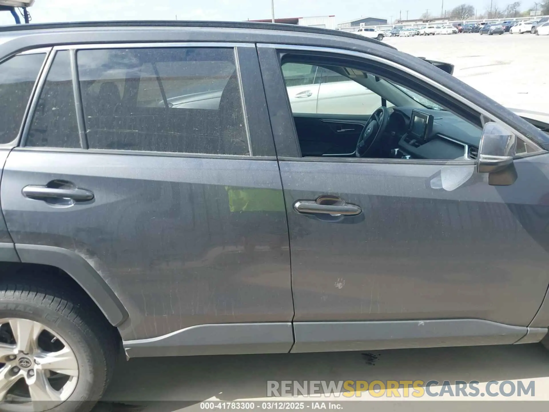 13 fotografías del automóvil dañado JTMW1RFV8KD034763 TOYOTA RAV4 2019